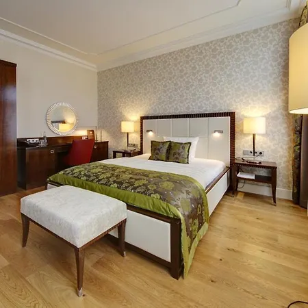 Kleiner Rosengarten Отель 4*