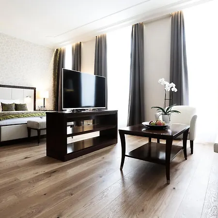 克莱纳玫瑰园酒店 酒店