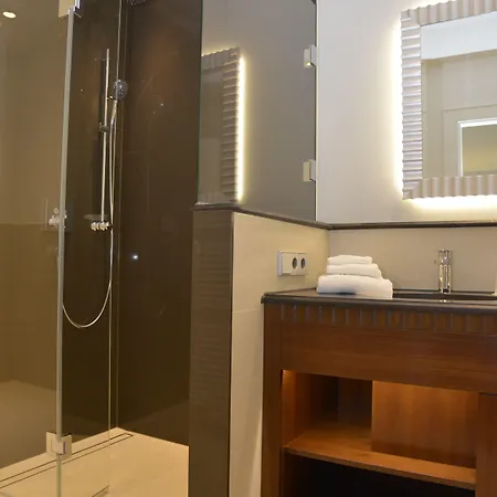 Kleiner Rosengarten 4*